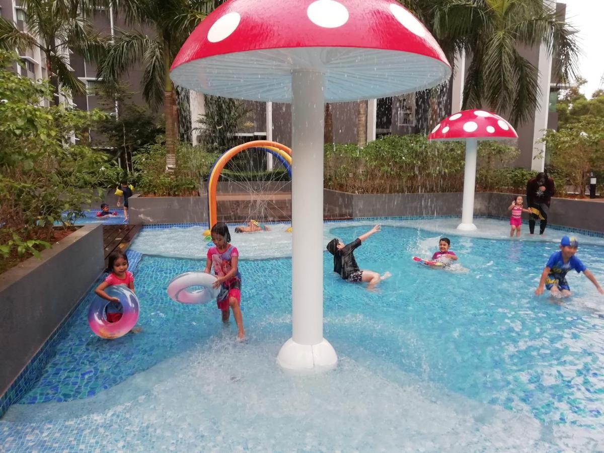 Fz Almyra Homestay Kajang Eksteriør bilde